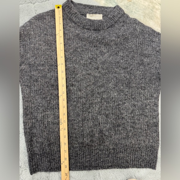 Everlane Alpaca Crew Sweater Size Small In Gray - Picture 9 of 13